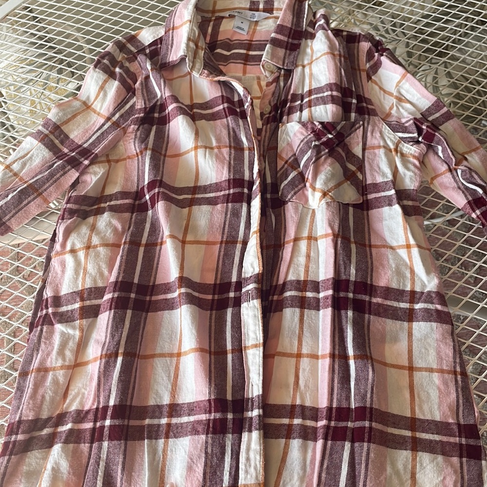 Old navy button down shirt